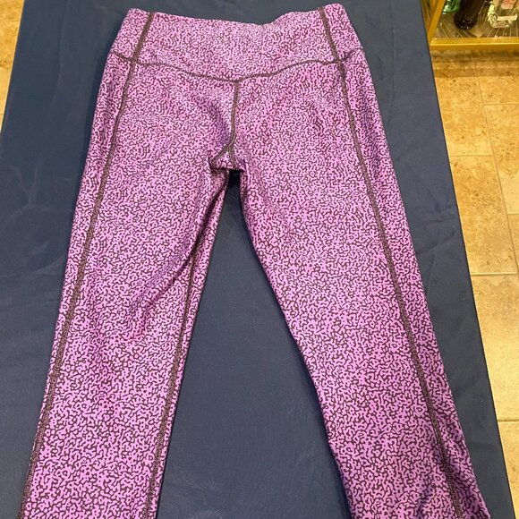 Nike Dri-Fit Black/Gray Leggings Ten Less Plastic Bottles! One Legend! SMALL - Picture 8 of 8